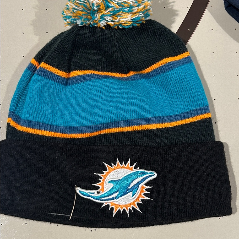New Era Black and Teal Beanie with Pom Pom MIAMI DOLPHINS 🐬